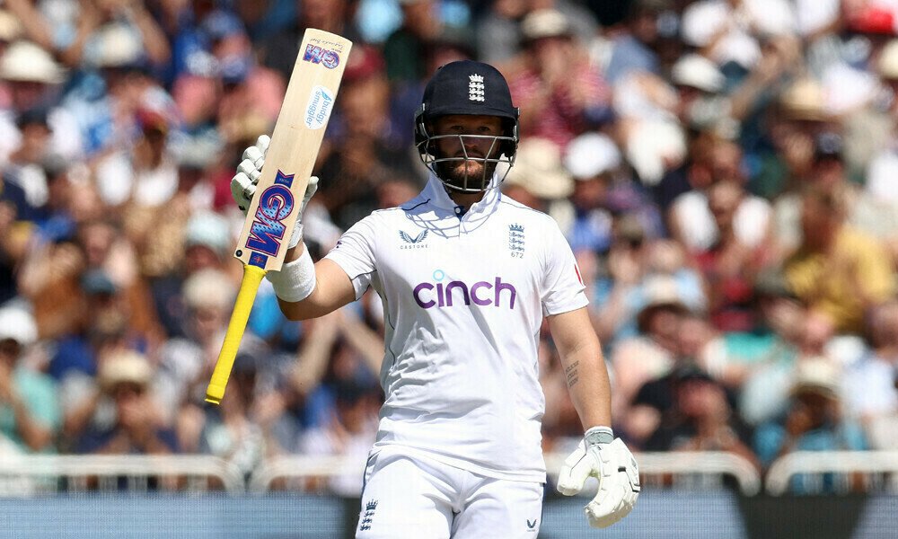 England's Duckett Shines as They Chase Pakistan's Total